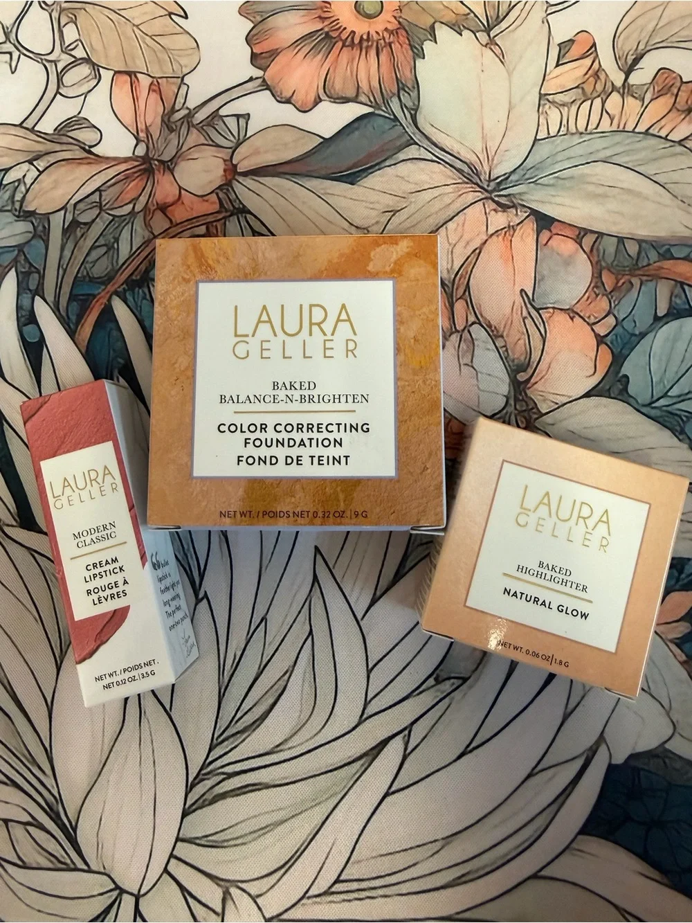 Laura Geller Bundle! Color Correcting Foundation, Highlighter and Lipstick